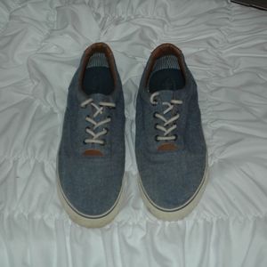Bass shoes in great condition